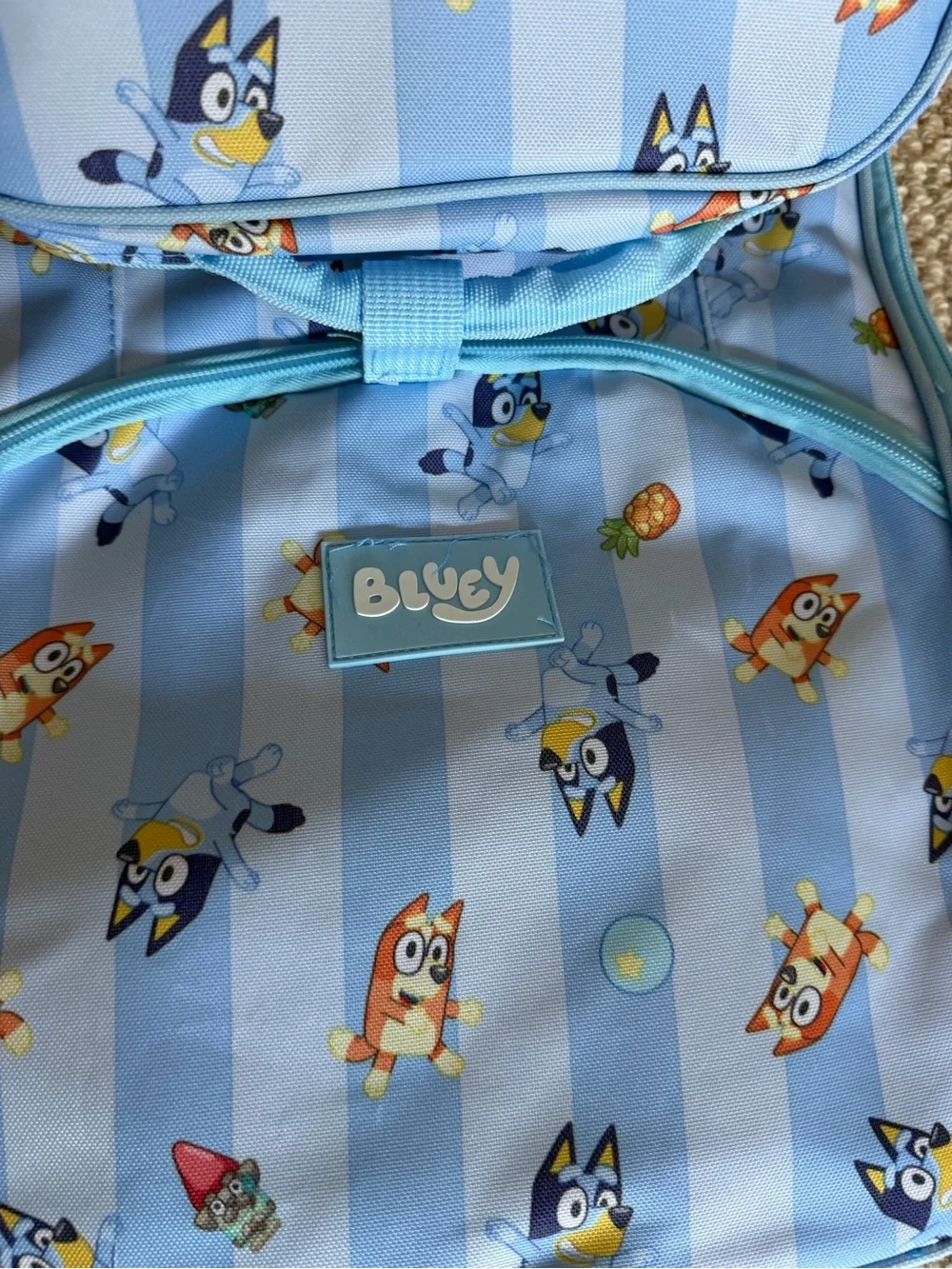 Bluey 17” 4 Piece Back Pack Set With Headphones Lunch Tote and Key Chain NEW